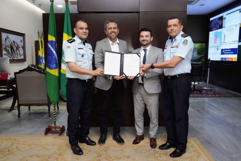 Governo do Ceará sanciona lei que institucionaliza polícia comunitária no Estado