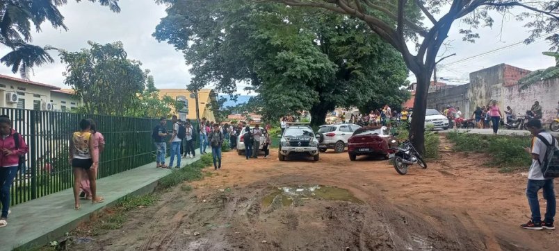 Pais retiram alunos de escola no Ceará após faca ser encontrada em lixeira