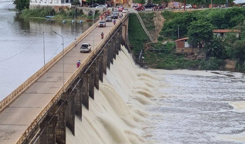 Terra da Luz renova esperança: chuvas fazem 6 açudes no Ceará sangrarem após mais de uma década