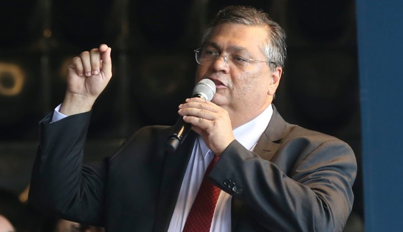 Sem votos, Dino diz que STF e governo vão regular internet na marra