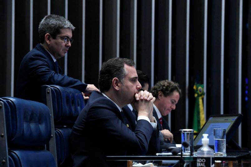 Senado aprova projeto de igualdade salarial entre homens e mulheres