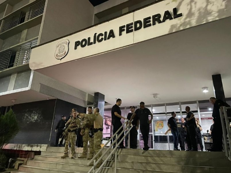 Polícia Federal investiga prefeitura no Ceará que concede ilegalmente porte de arma de fogo