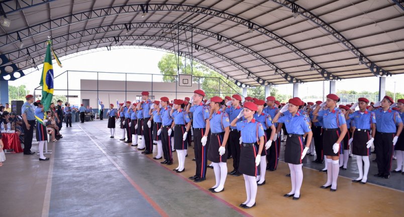 Governo Lula decide encerrar programa de escolas cívico-militares, implementado por Bolsonaro