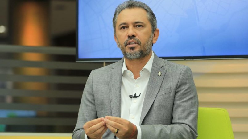 Elmano de Freitas (PT) anuncia a instalação de câmeras em todos os espaços do sistema prisional cearense