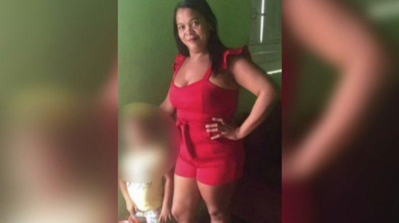 Mulher é assassinada pelo namorado na frente das filhas no Ceará